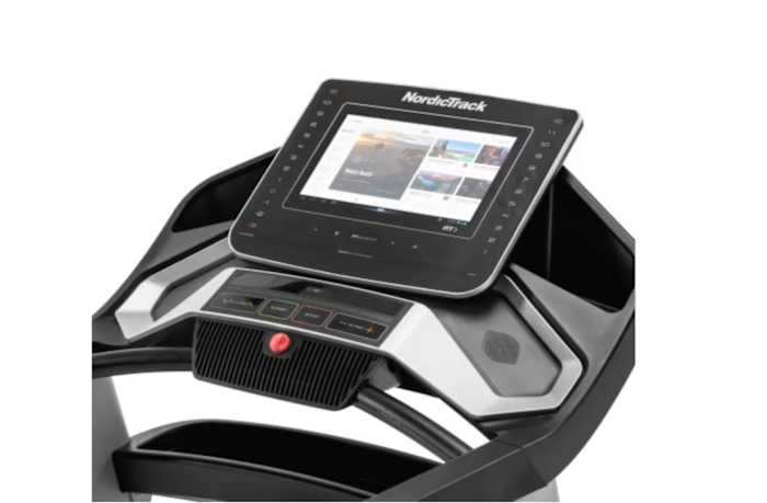 Detail-NordicTrack-EXP-14i-Treadmill-Sole-F80-Review